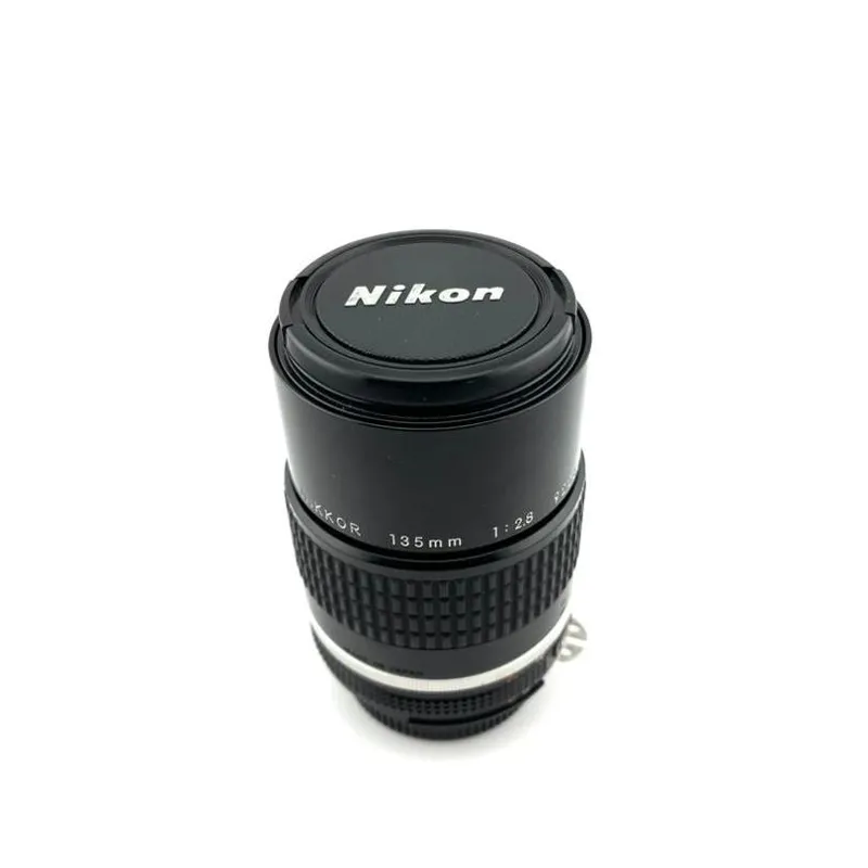 لنز Nikon 135mm