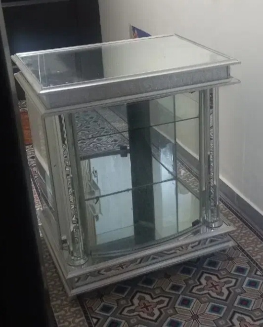 میز tv کاملا آیینه