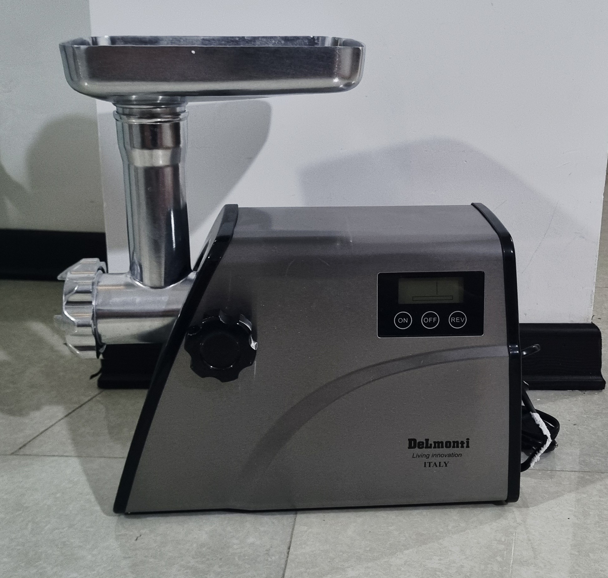 چرخ گوشت دلمونتی delmonti