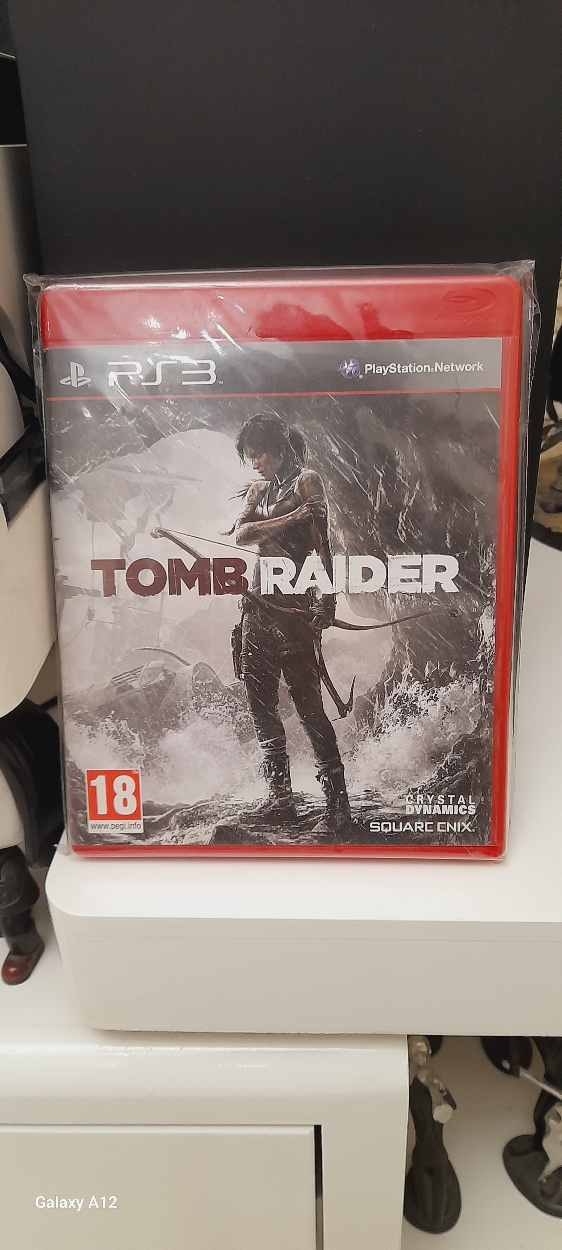 Tomb raider 2013 با دفترچه