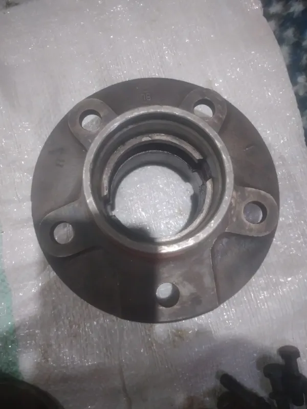 توپی چرخ جلو جیپ