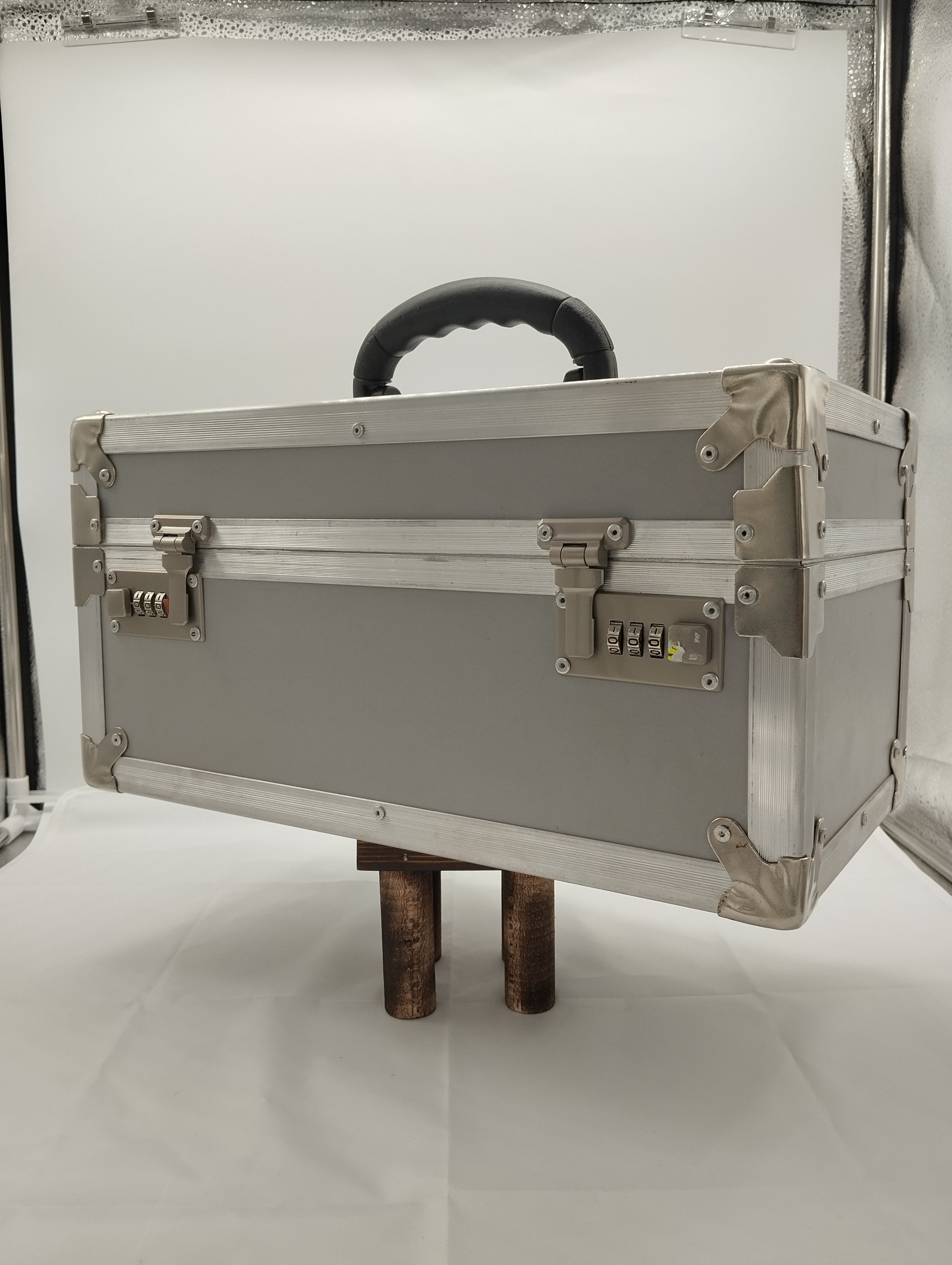 کیف آلمینیومی دو قفل