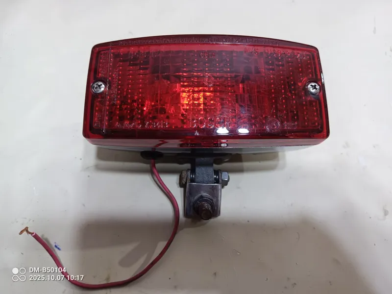 چراغ استپ بوش اصلی