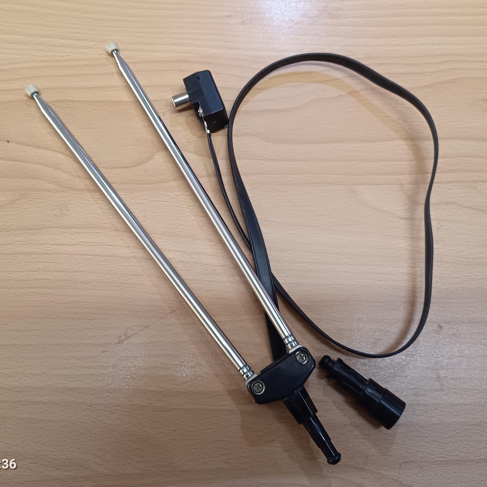 آنتن دو شاخه قدیمی