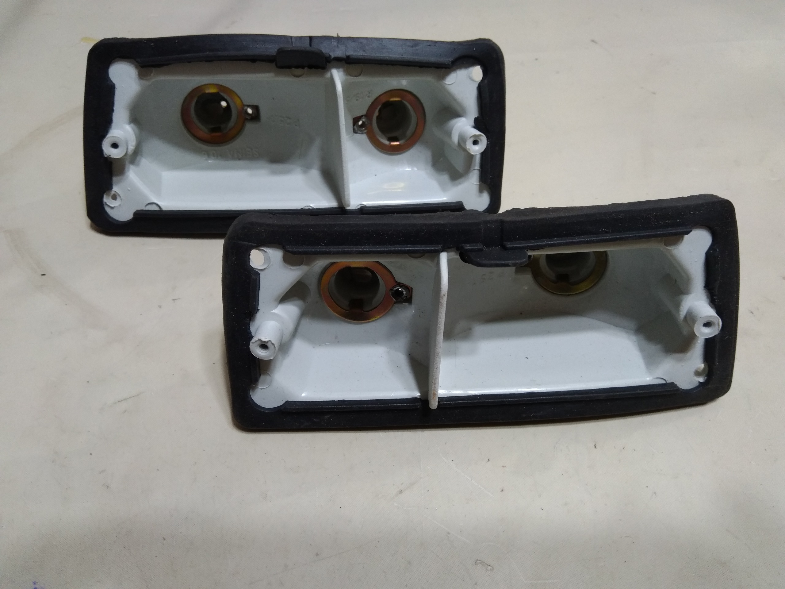 قاب راهنما جلو رنو 5