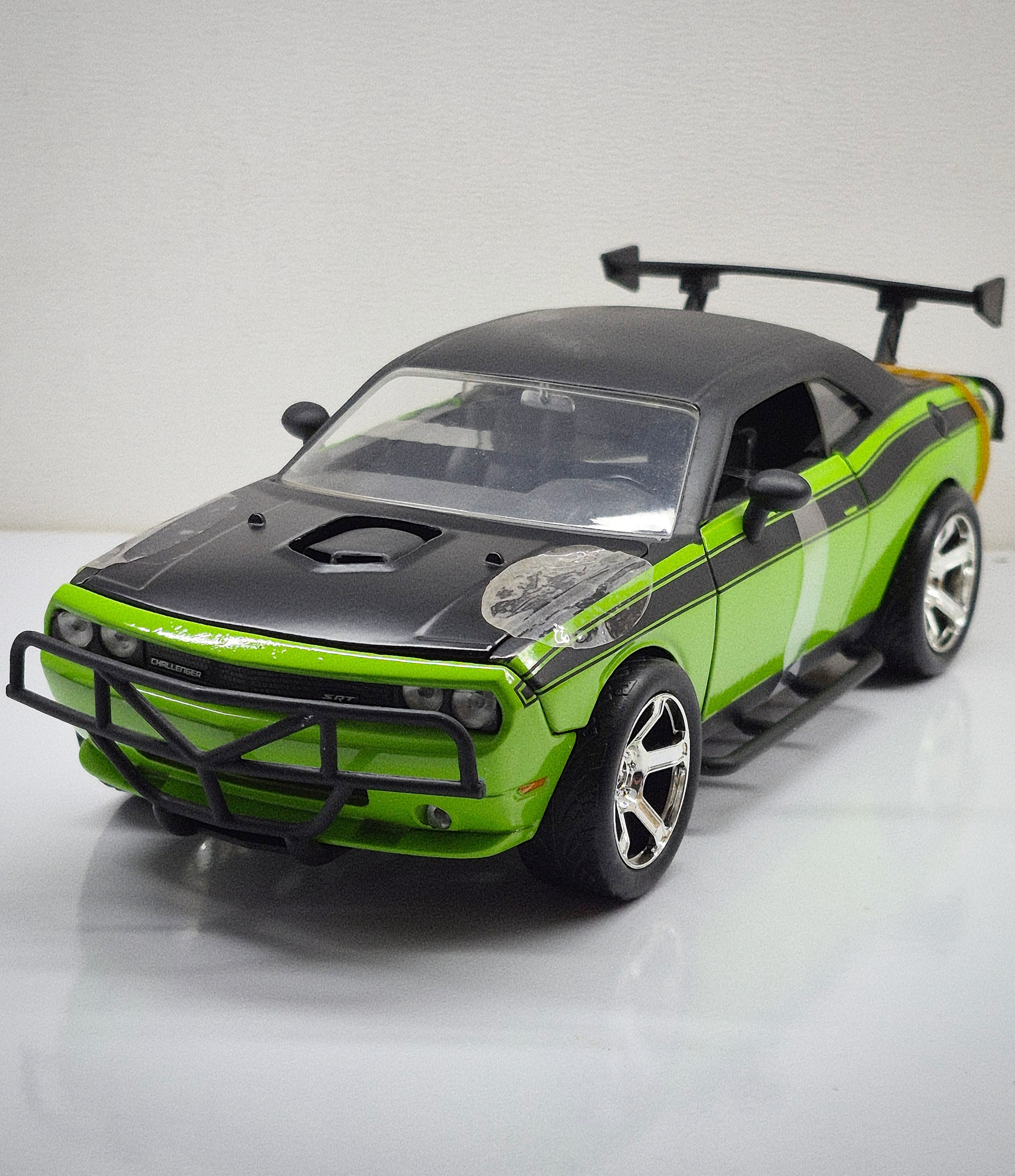 ماکت Dodge Challenger SRT8 برند Jada
