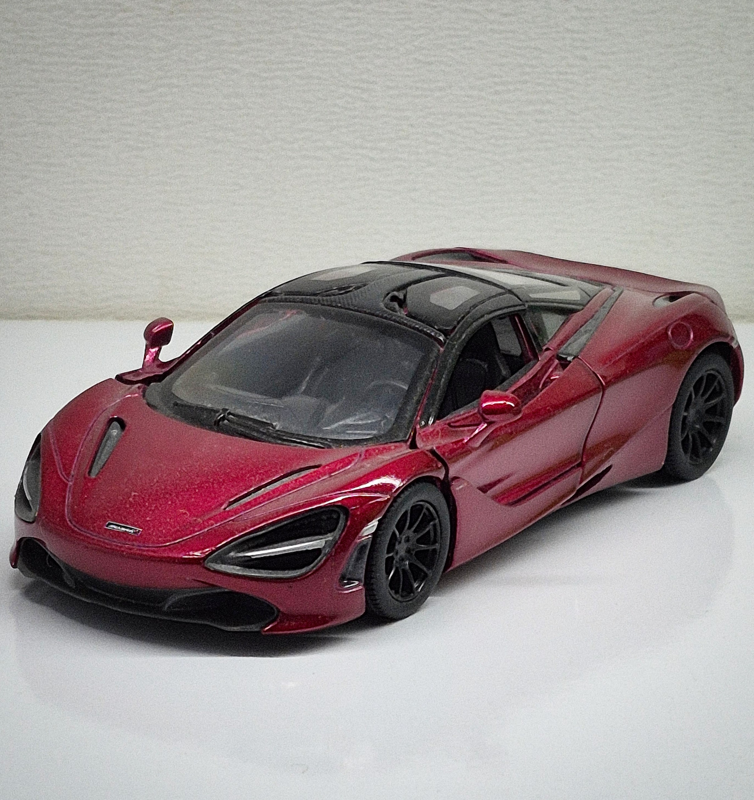 ماکت McLaren 720s برند Kinsmart