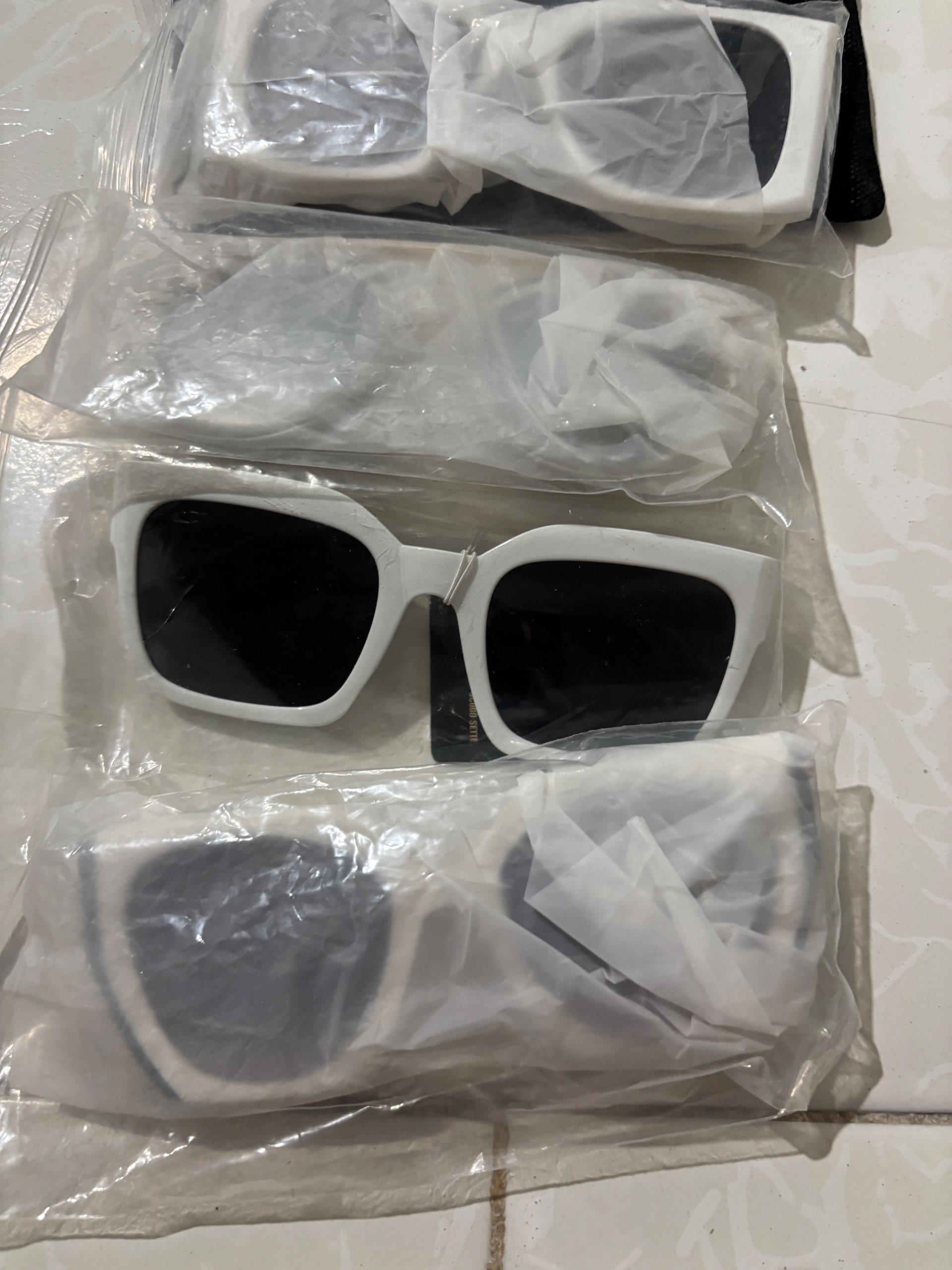 عینک آفتابی زنانه 4عدد