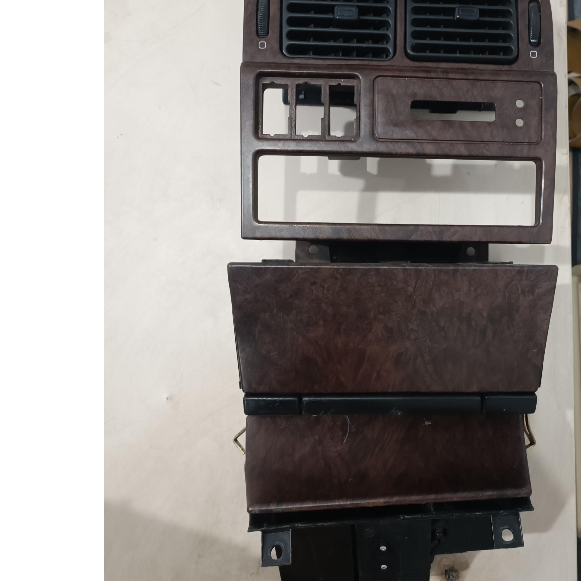 قاب مرکزی داشبورد پژو پارس قدیم