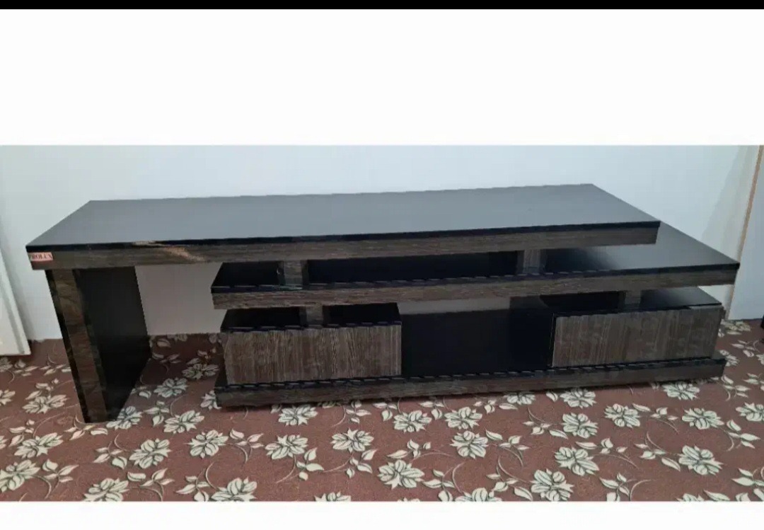 میز تلویزیون ام دی اف