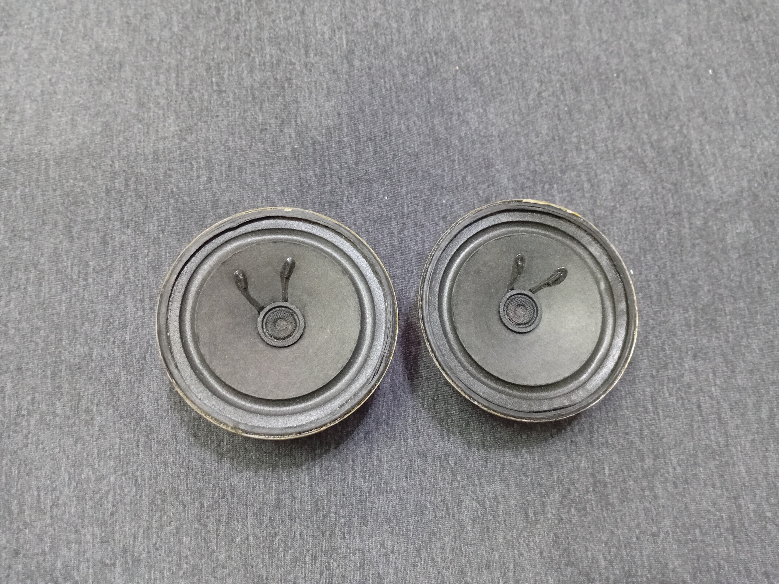 یک جفت  باند بلندگو گرد قوی سه وات 8 اهم 7 سانت