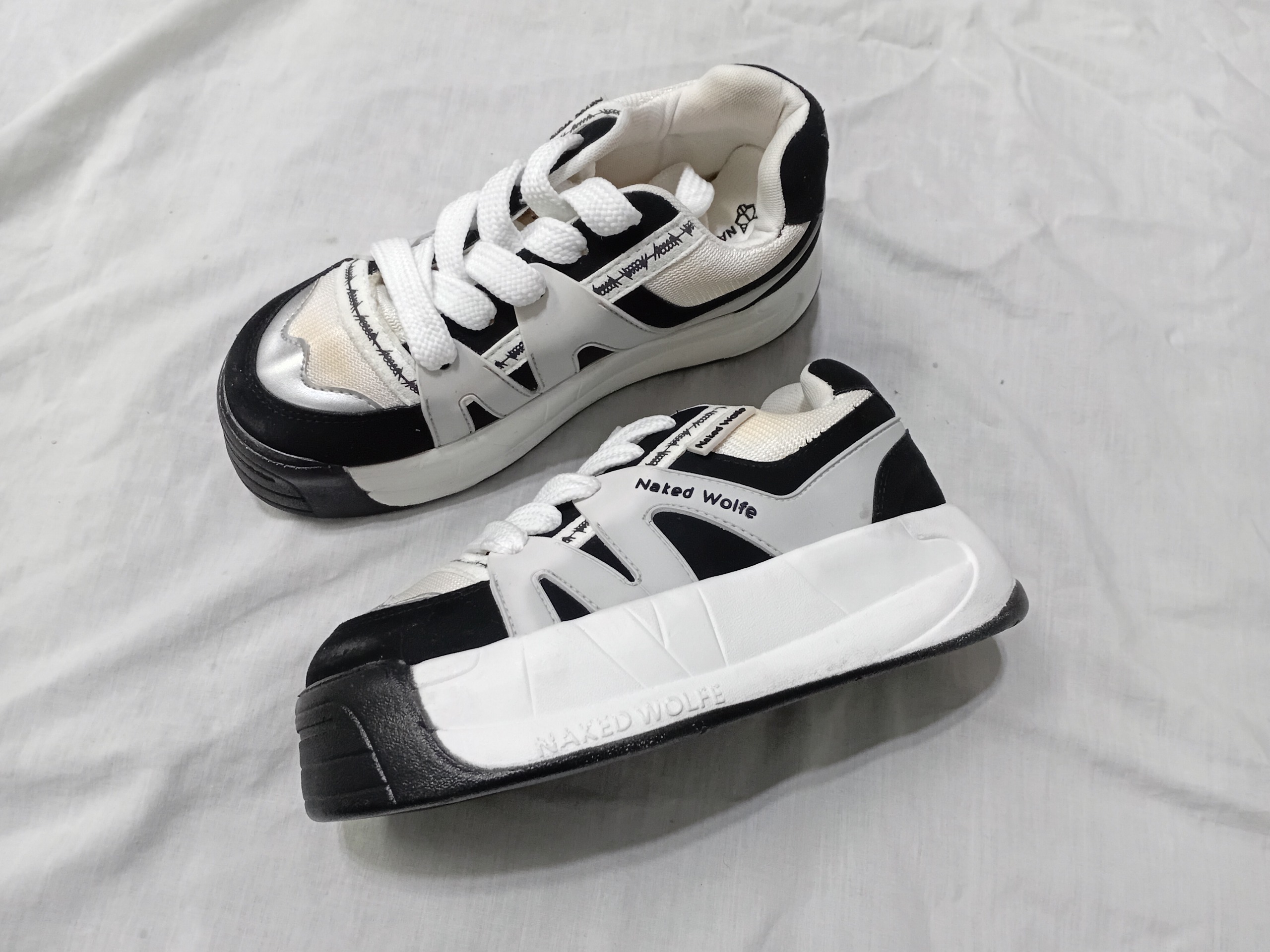 کتونی زیره بلند Naked Wolfe سایز 41 آکبند