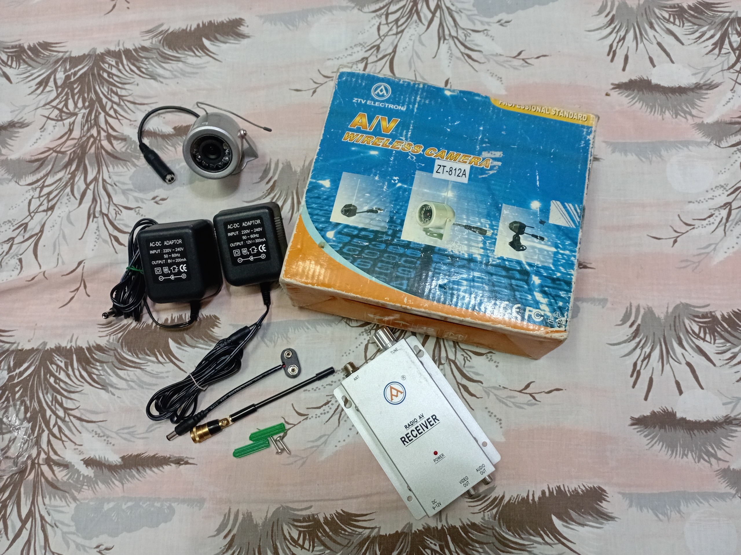 دوربین مداربسته بیسیم AV مدل ZT-812A