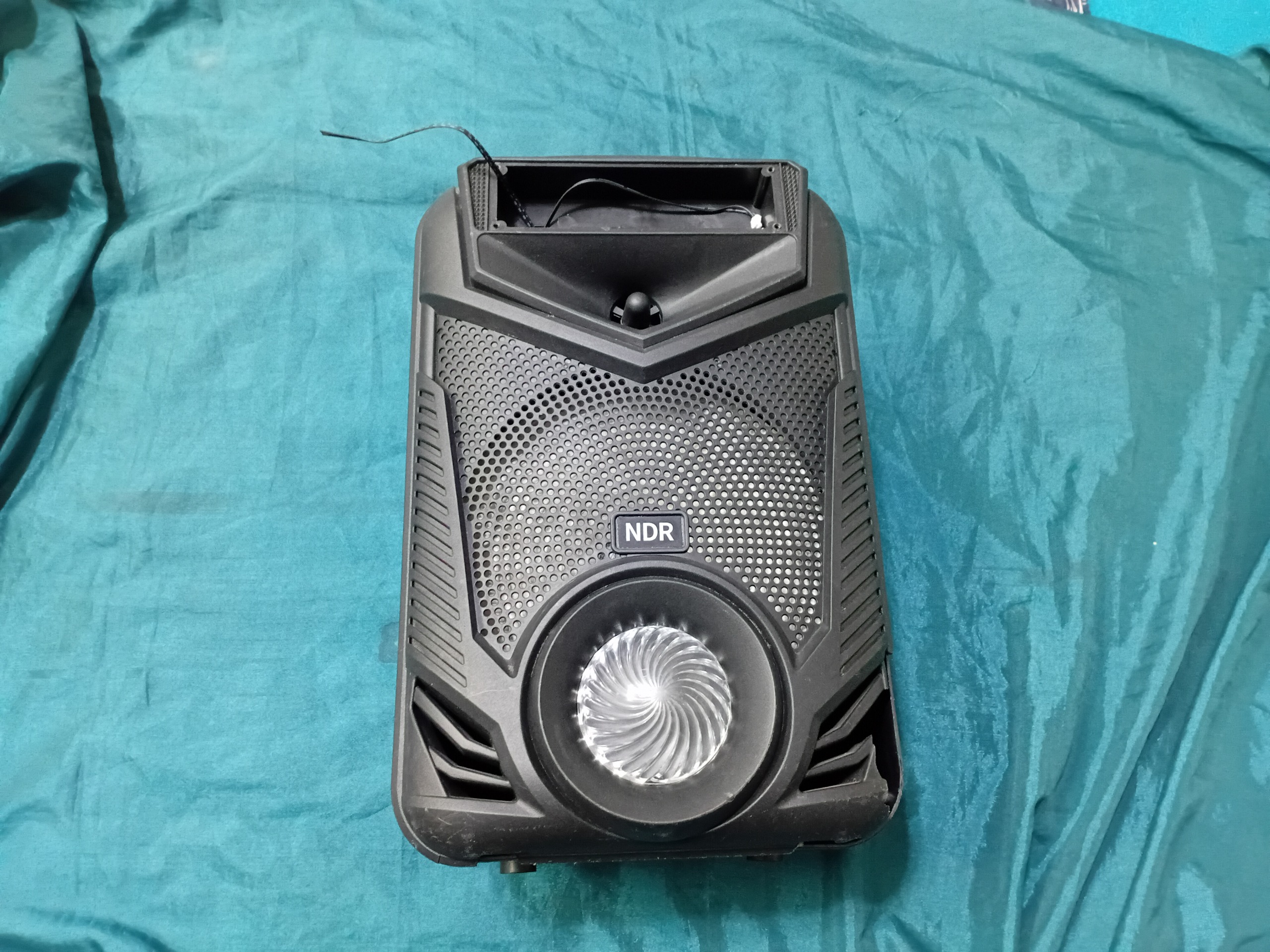 باکس و بلندگو خالی اسپیکر چمدانی 8 اینچ