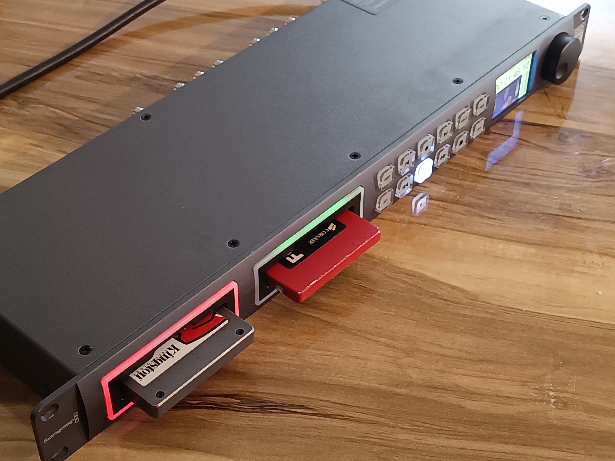 ویدیو هارد رکوردر بلک مجیک2 HyperDeck Studio Pro