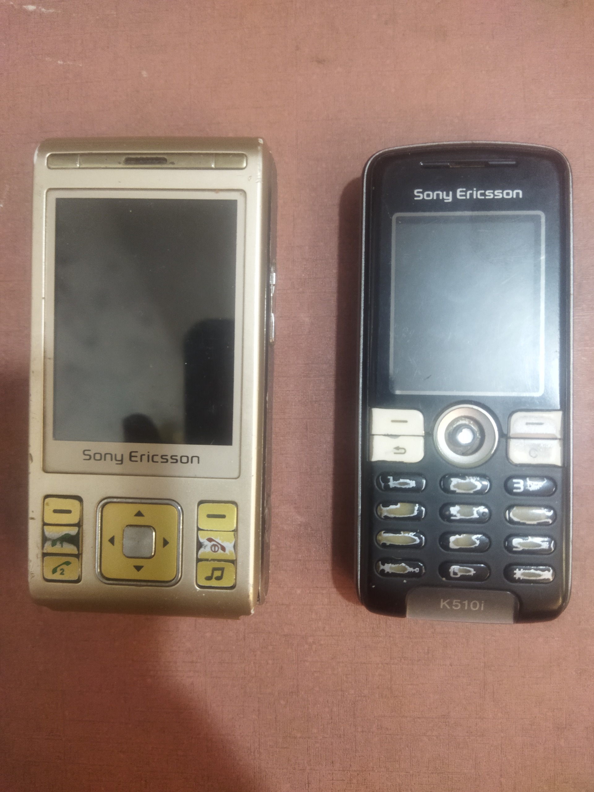 دو عدد گوشی سونی اریکسون قدیمی