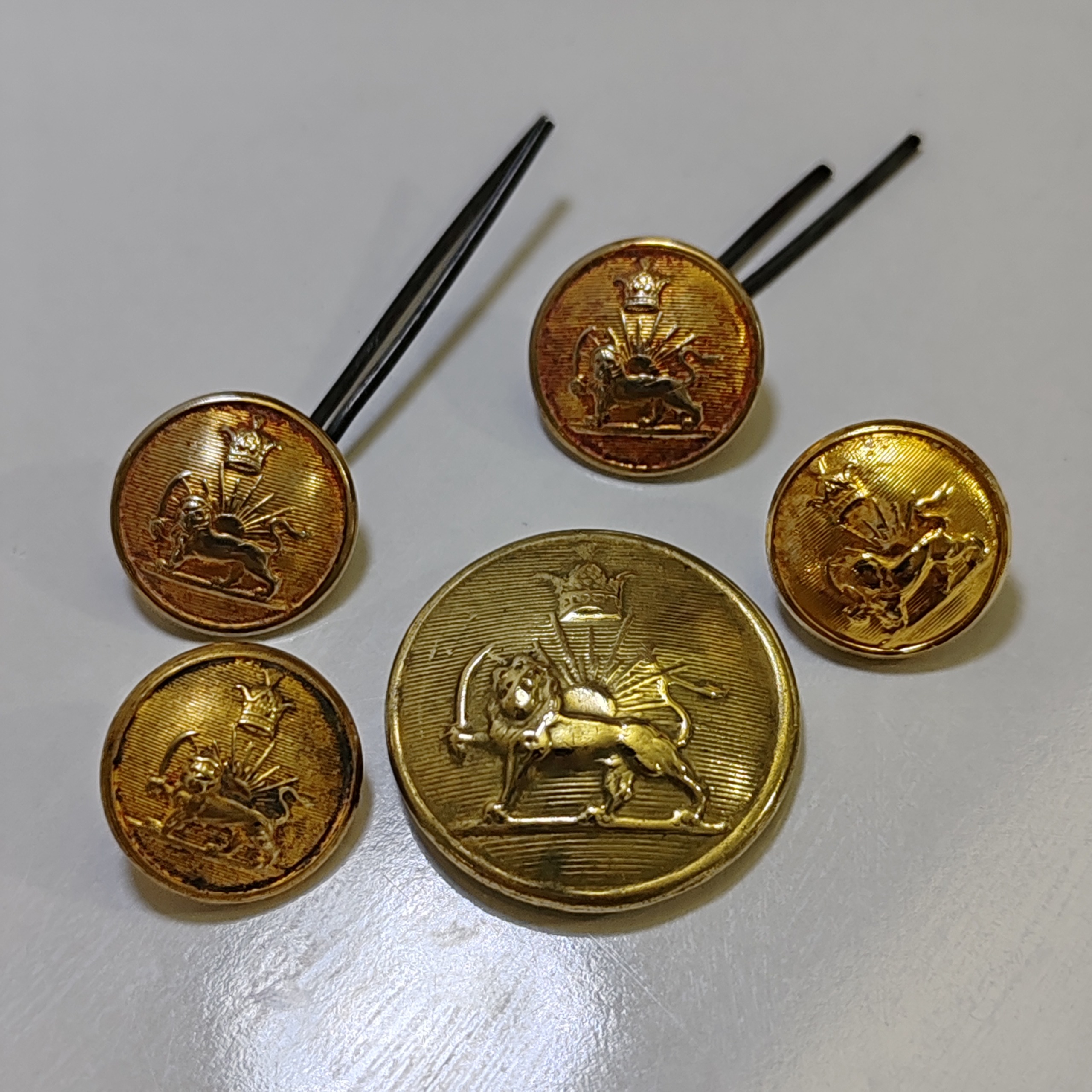 5عدد دکمه نایاب پهلوی تمیز بکر و کلکسیونی