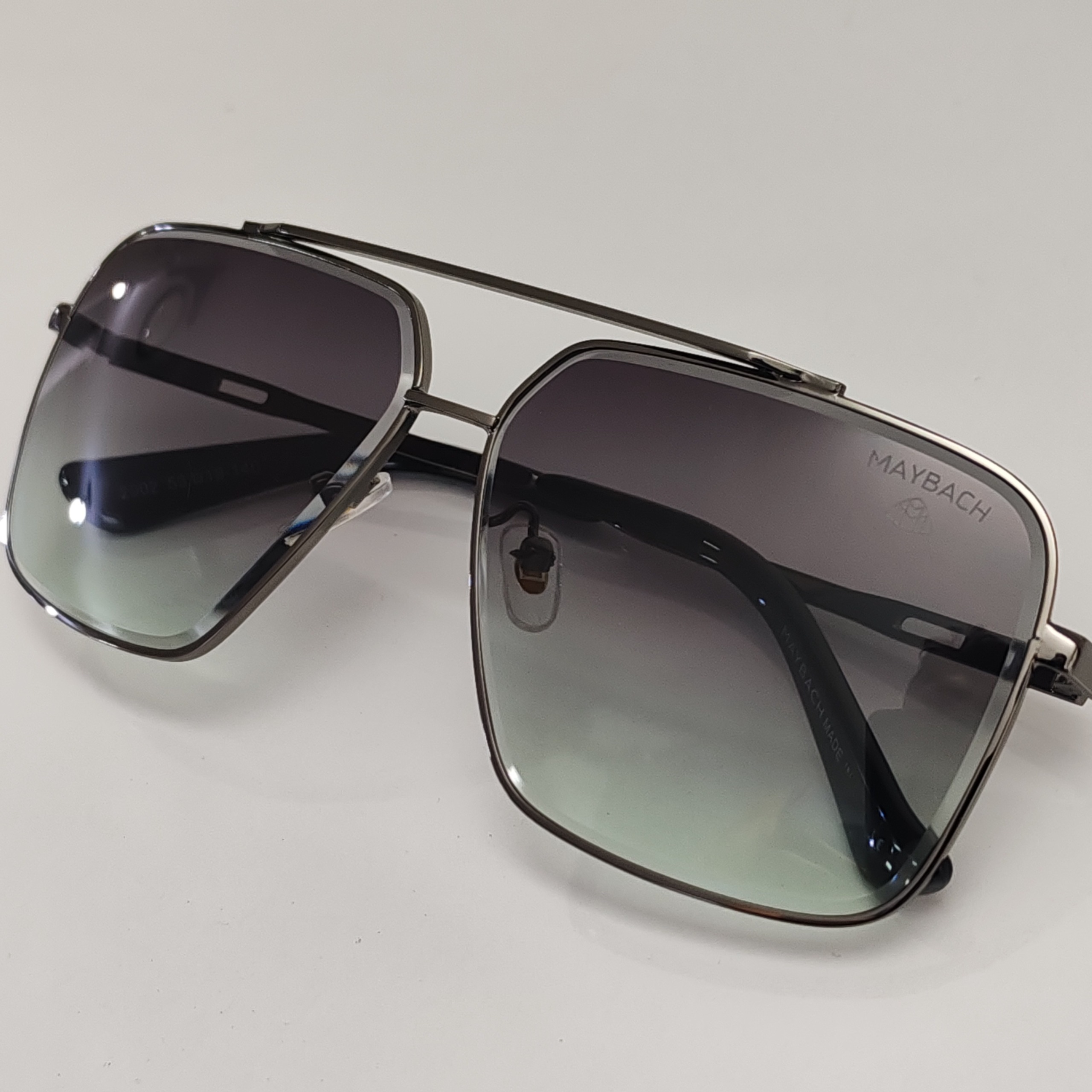 عینک آفتابی مردانه مایباخ ایتالیا دورنگ سبزارتشی59