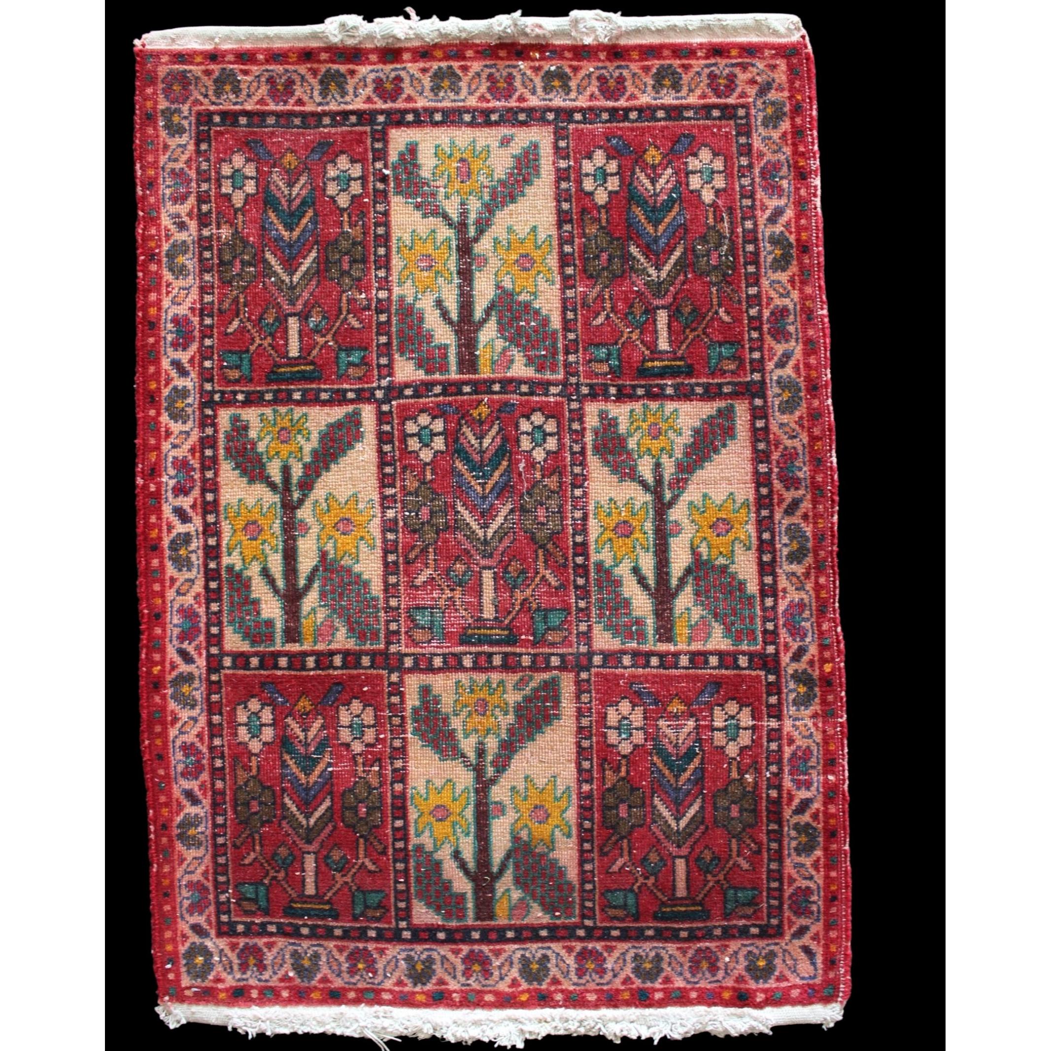 قالیچه وینتیج بختیاری خشتی مینیمال