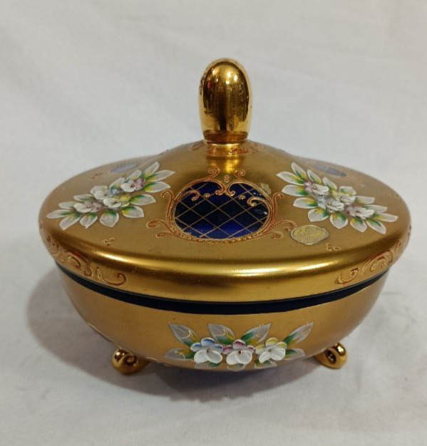 یک عدد شکلاتخوری خارجی