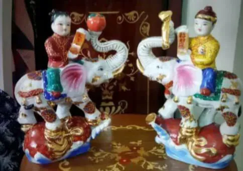 یک جفت مجسمه زیبا