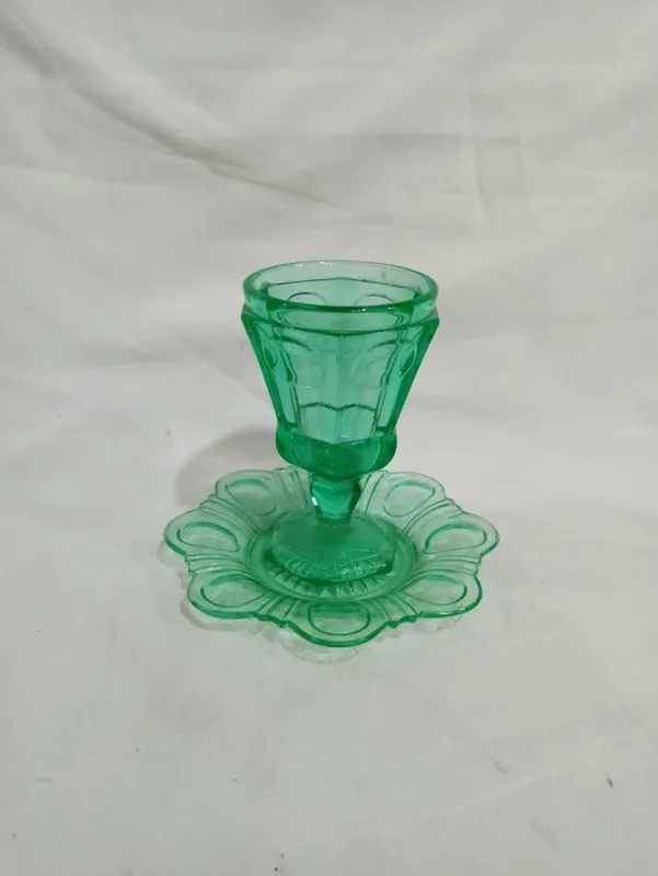 یکعدد لیوان قدیمی روسی