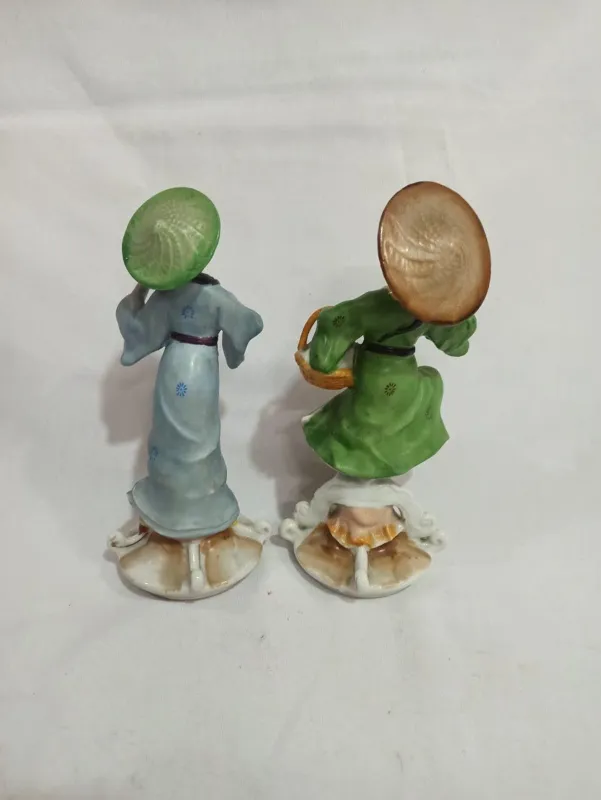 جفت محسمه ژاپنی