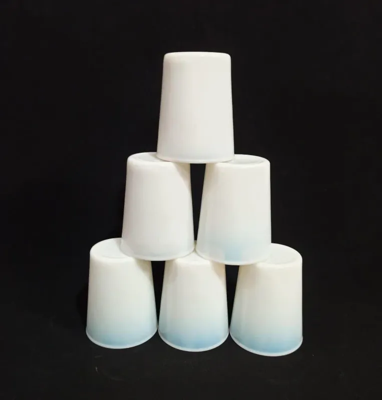 یک دست لیوان قدیمی