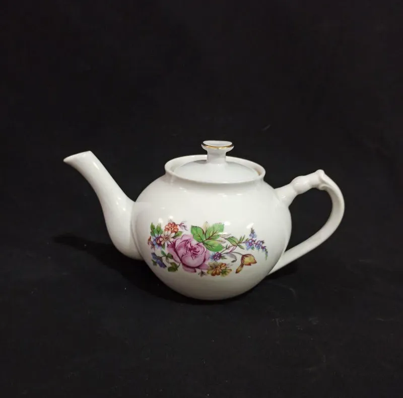 قوری قدیمی روسی