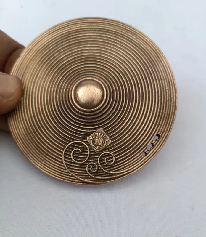 یک عدد دیوارکوب خارجی