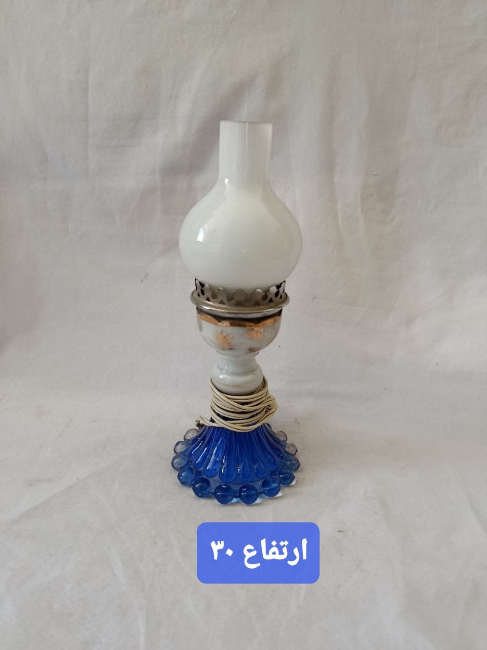 یک عدد شمعدان قدیمی