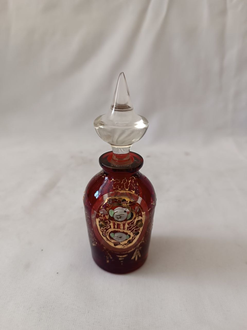 یک عطردان قاجاری