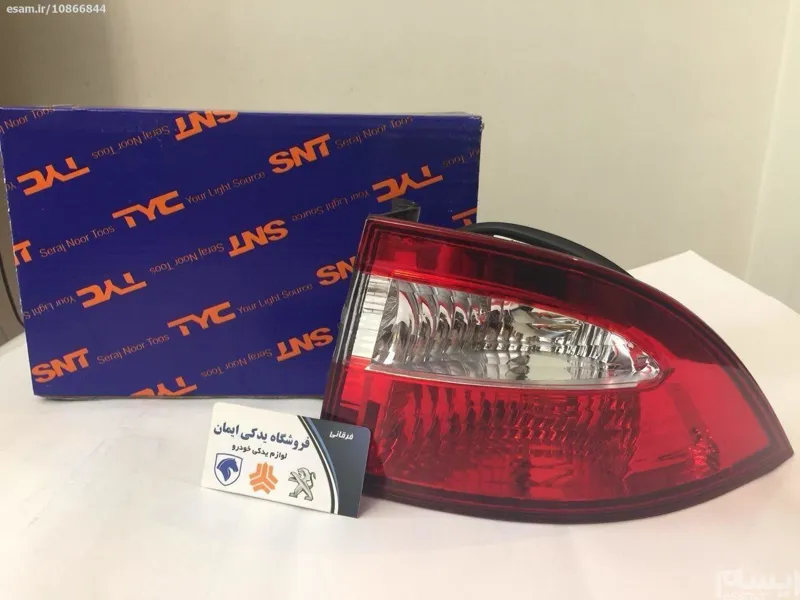 چراغ خطر فابریک سمند LX روی گلگیر راست SNT