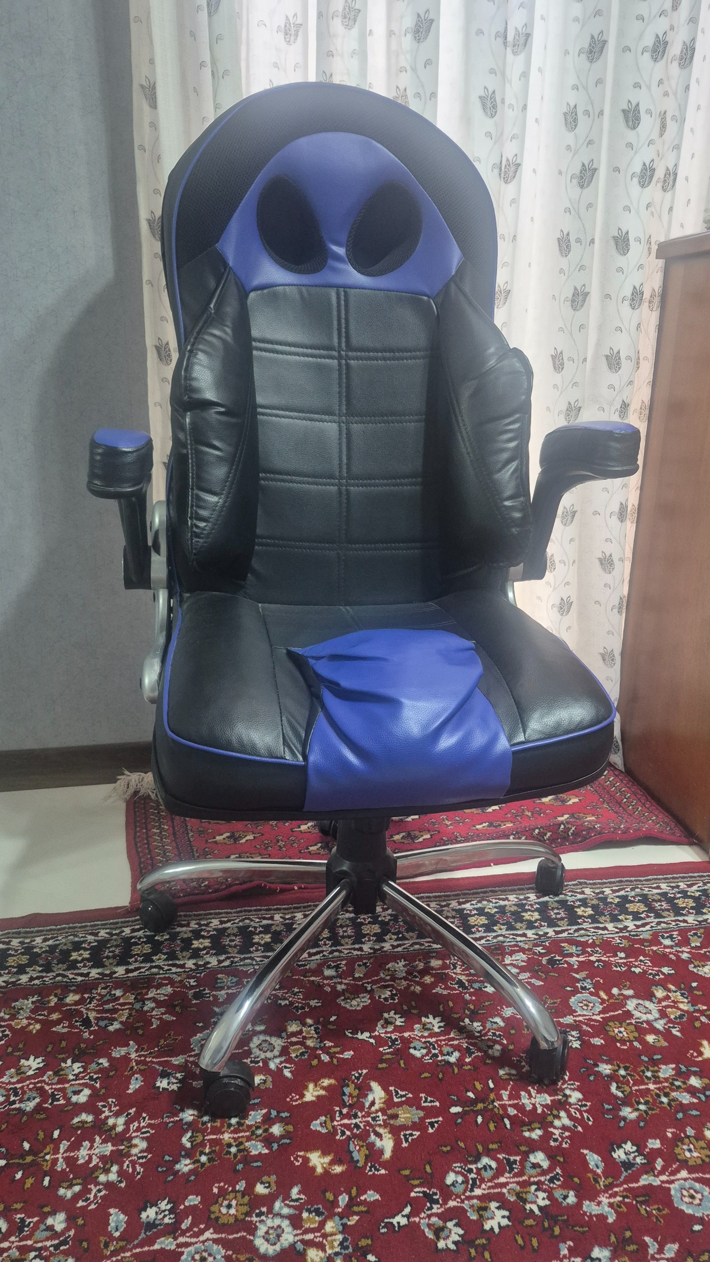 صندلی گیمینگ بسیار راحت