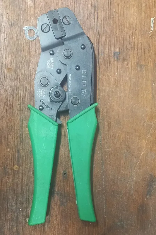 انبر کابل کواکسیال مخابراتی