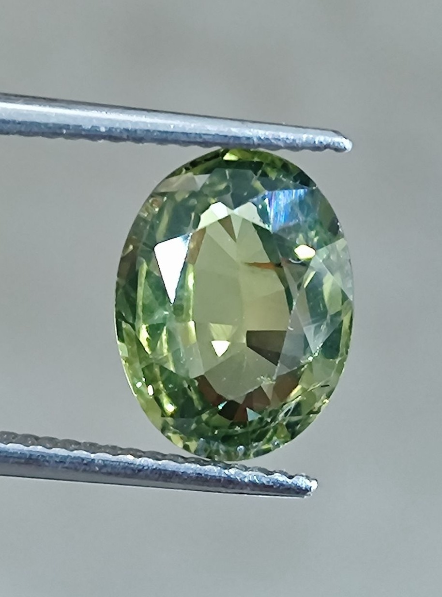 یاقوت سبز انهیت استثنایی با شناسنامه