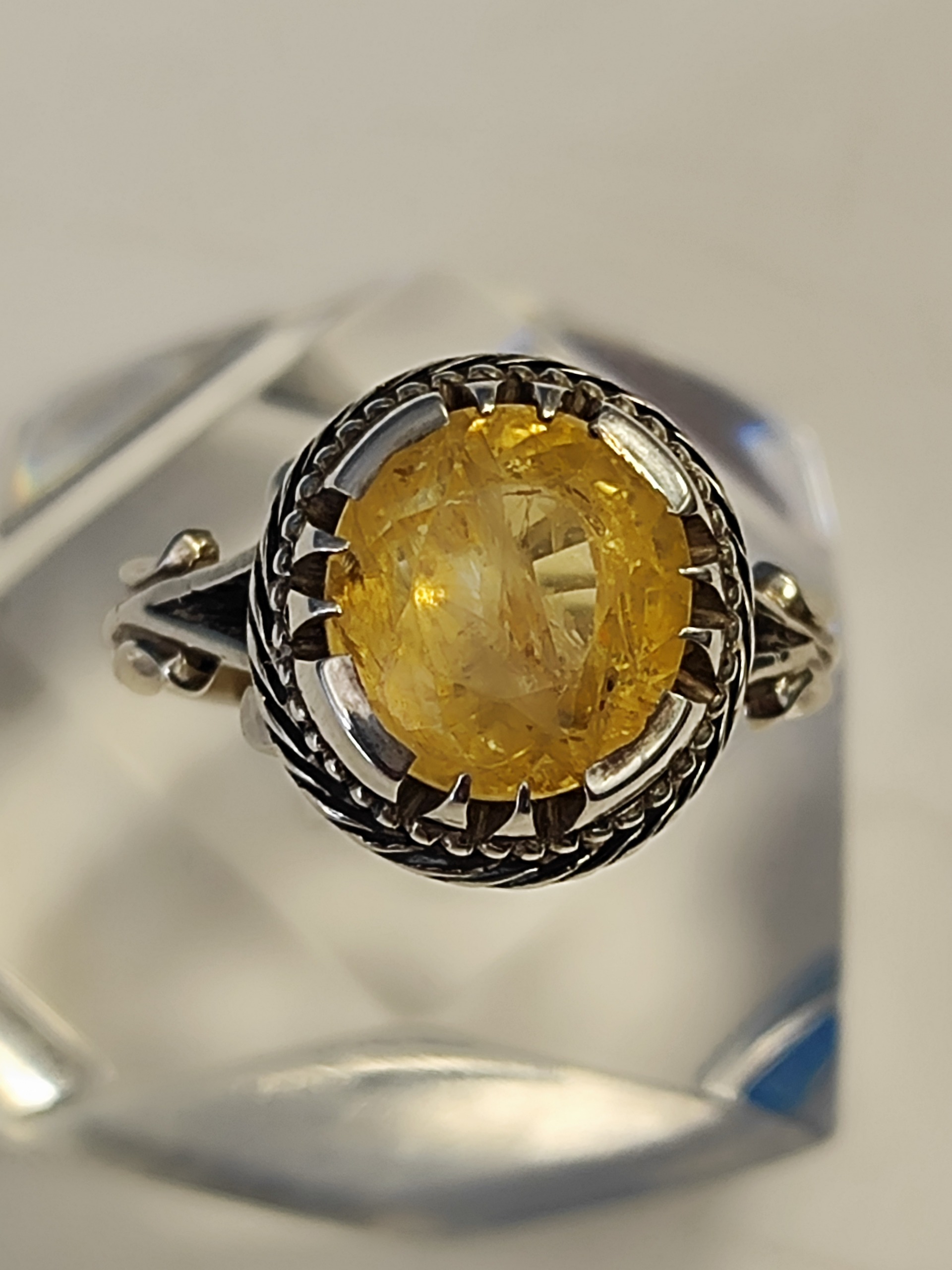 یاقوت زرد انهیت برمه با شناسنامه