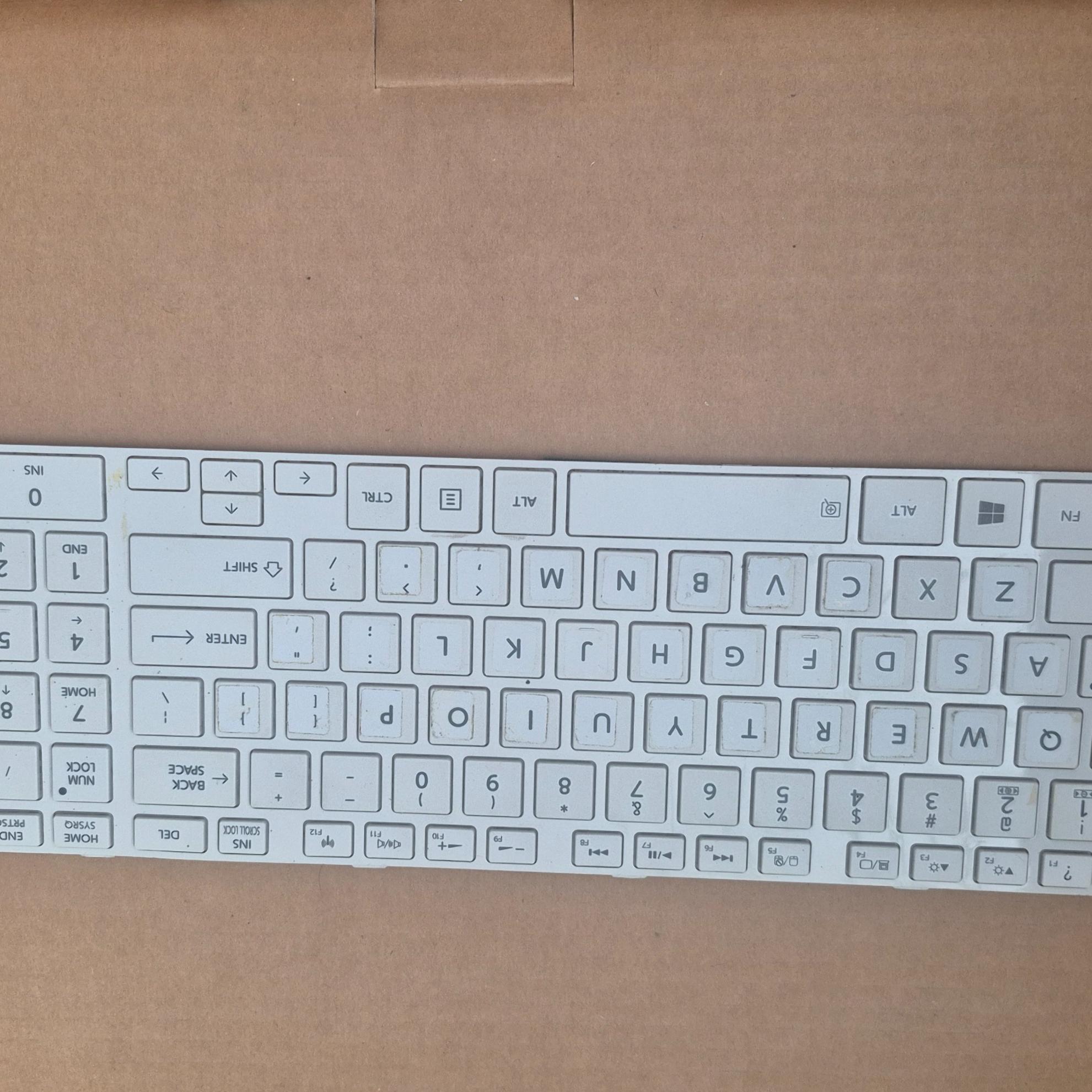 کیبرد L850 توشیبا