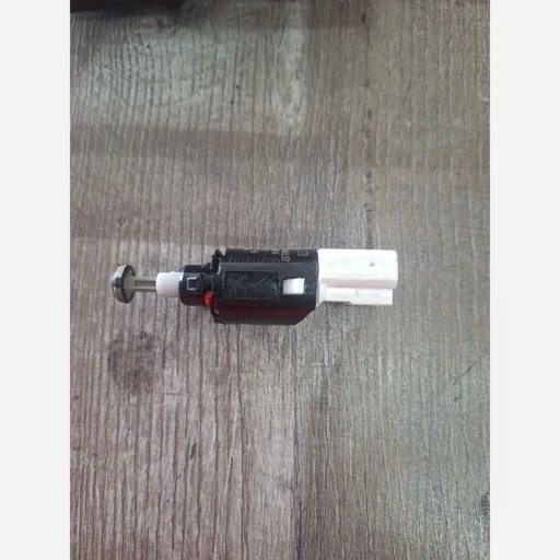 سوییچ پدال ترمز فابریکی سایپا ایران خودرو