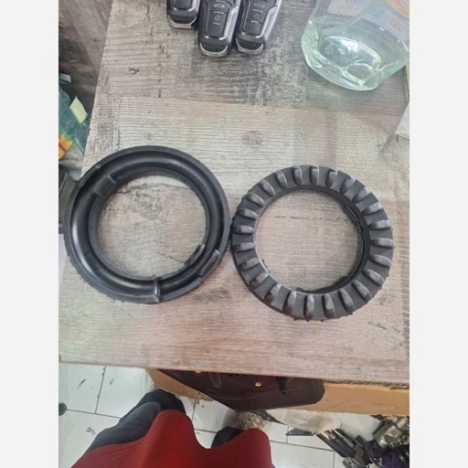 لاستیک بالای کمک فنر عقب تیبا بسته 1 عددی