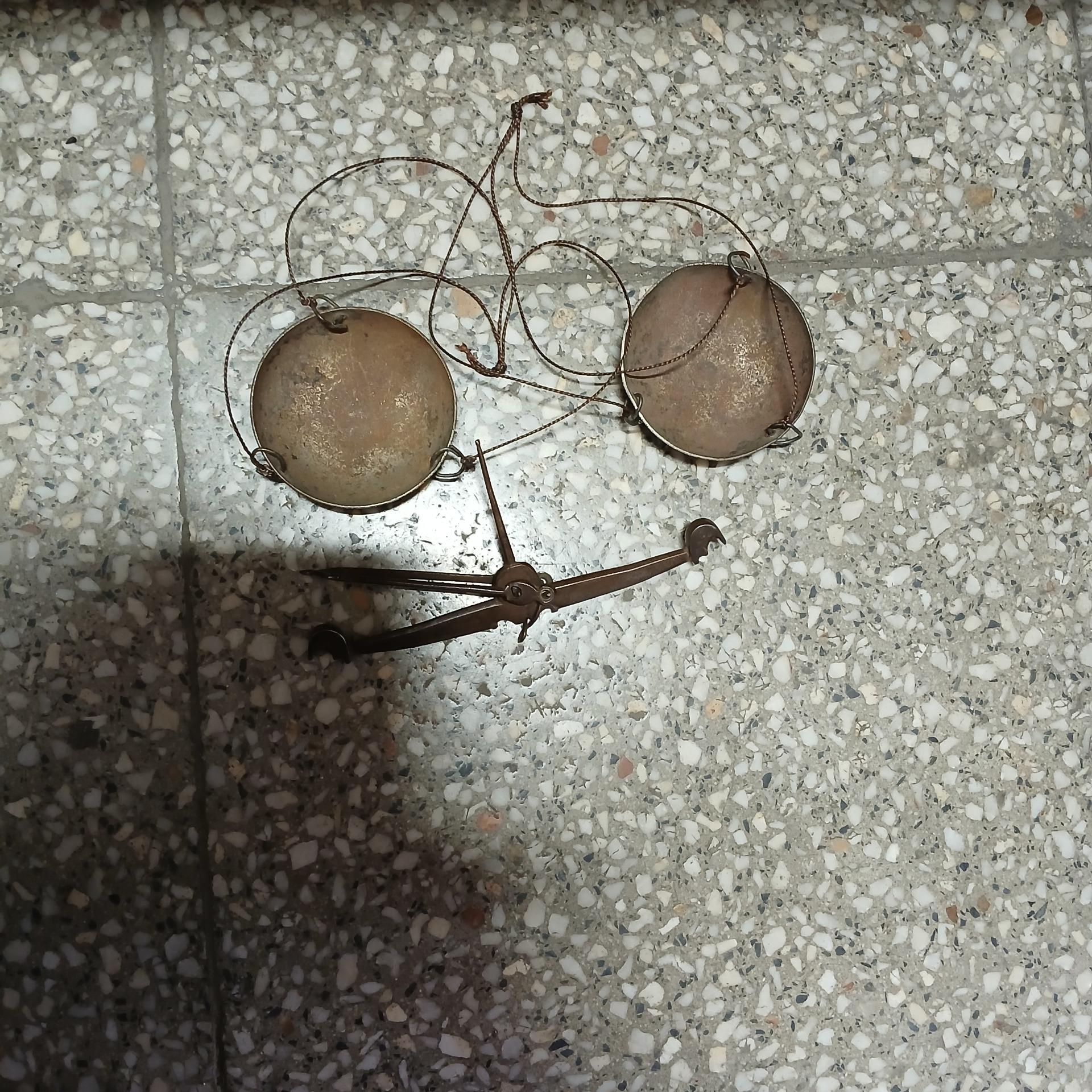 شاهین ترازو فولادی عتیقه