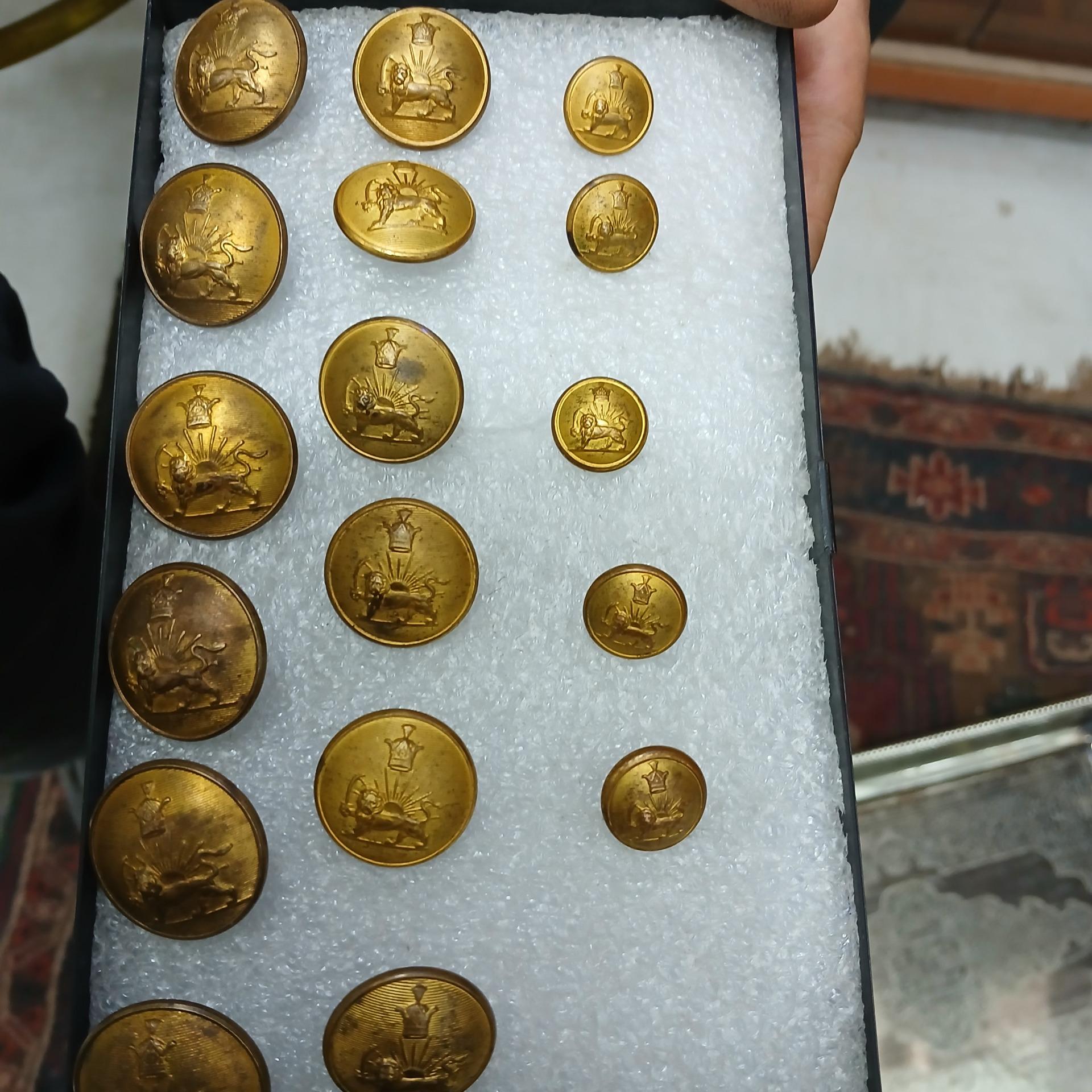 دکمه شیر و خورشید پهلوی اول