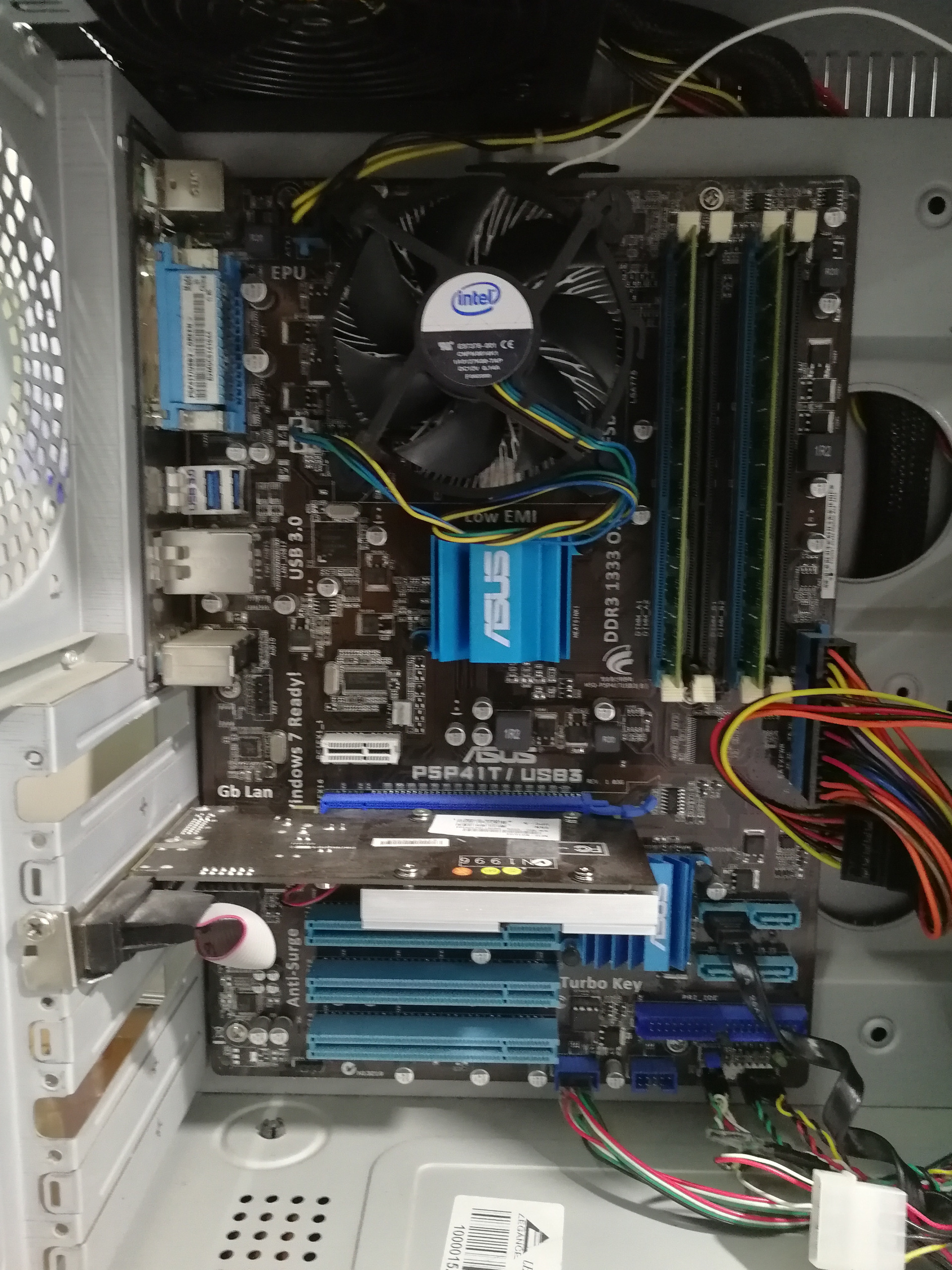 کیس کامپیوتر DDR3 سرویس شده با ویندوز 10
