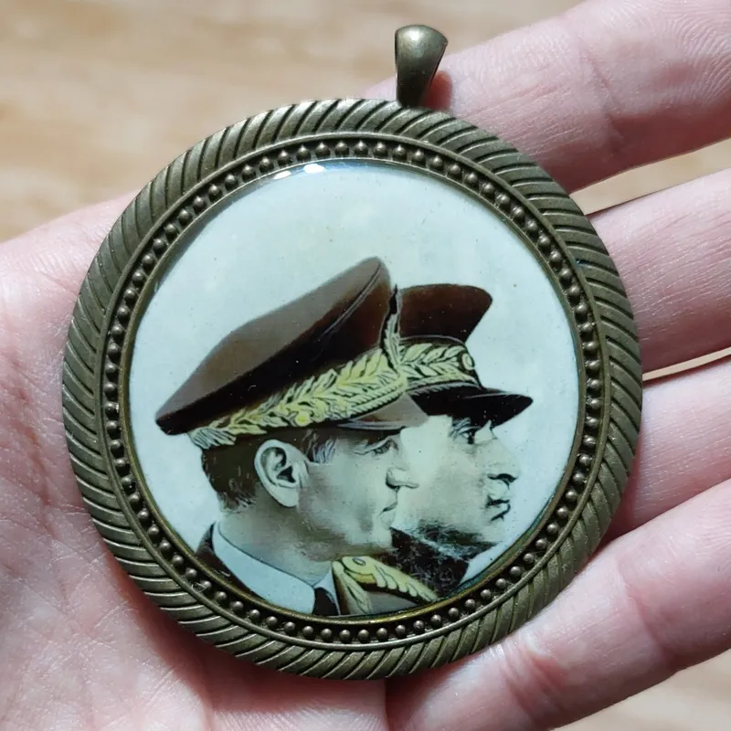 گردنبد و آویز قدیمی