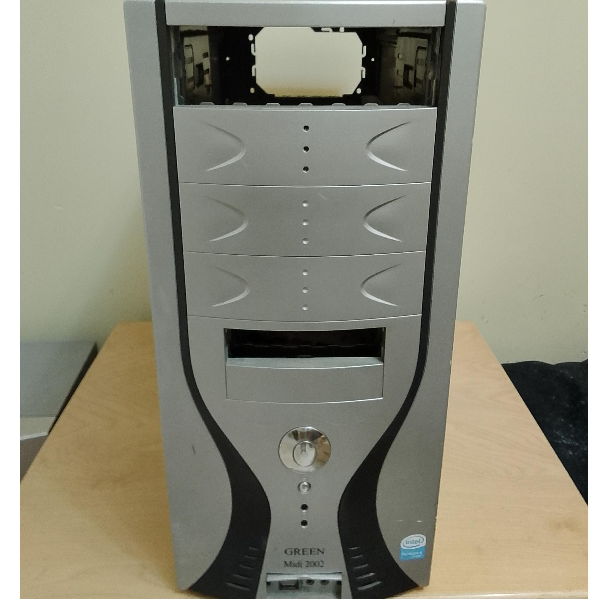 کیس خالی کامپیوتر