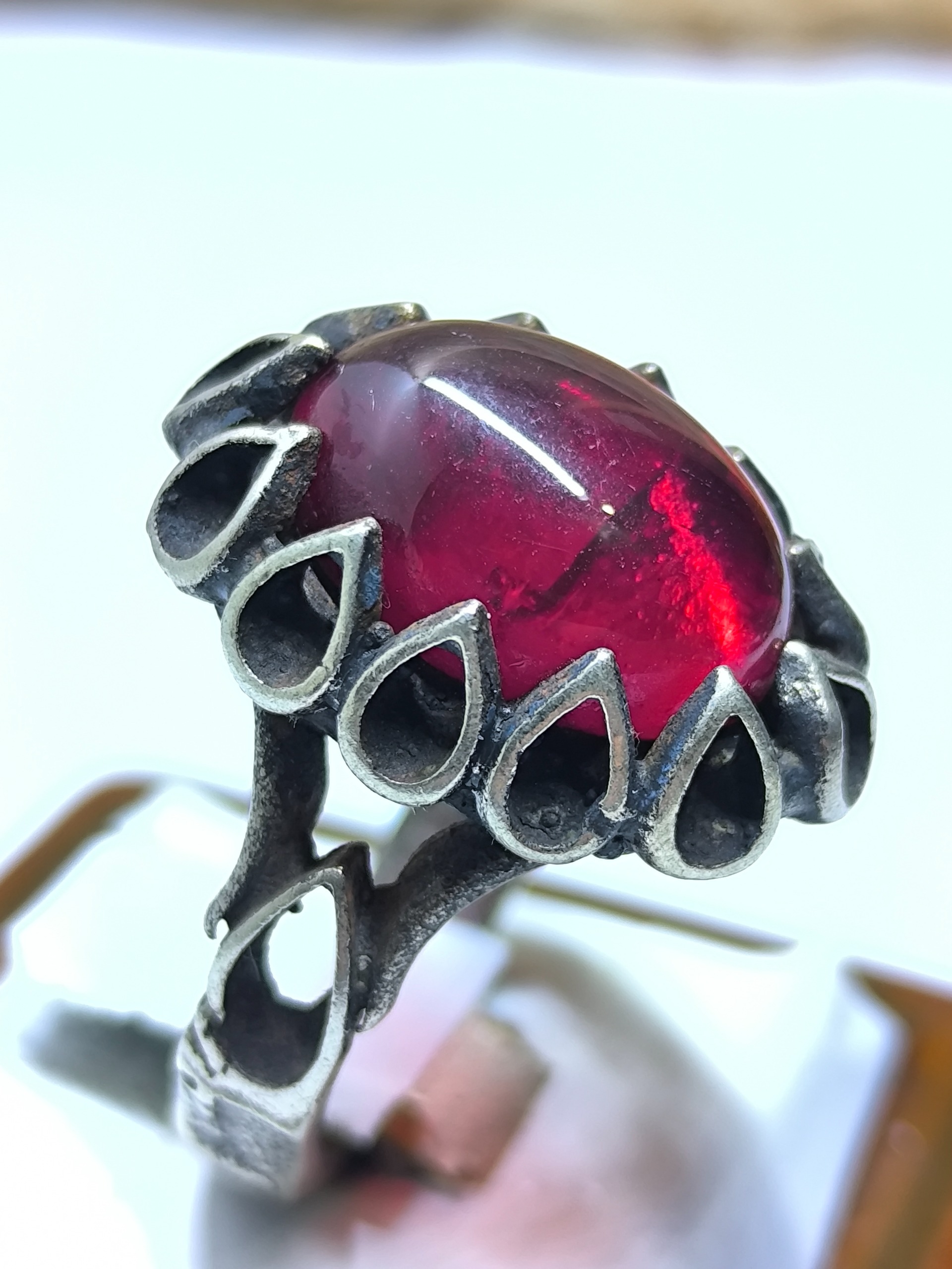 انگشتر فوقالعاده زیبا یاقوت سرخ سنتتیک