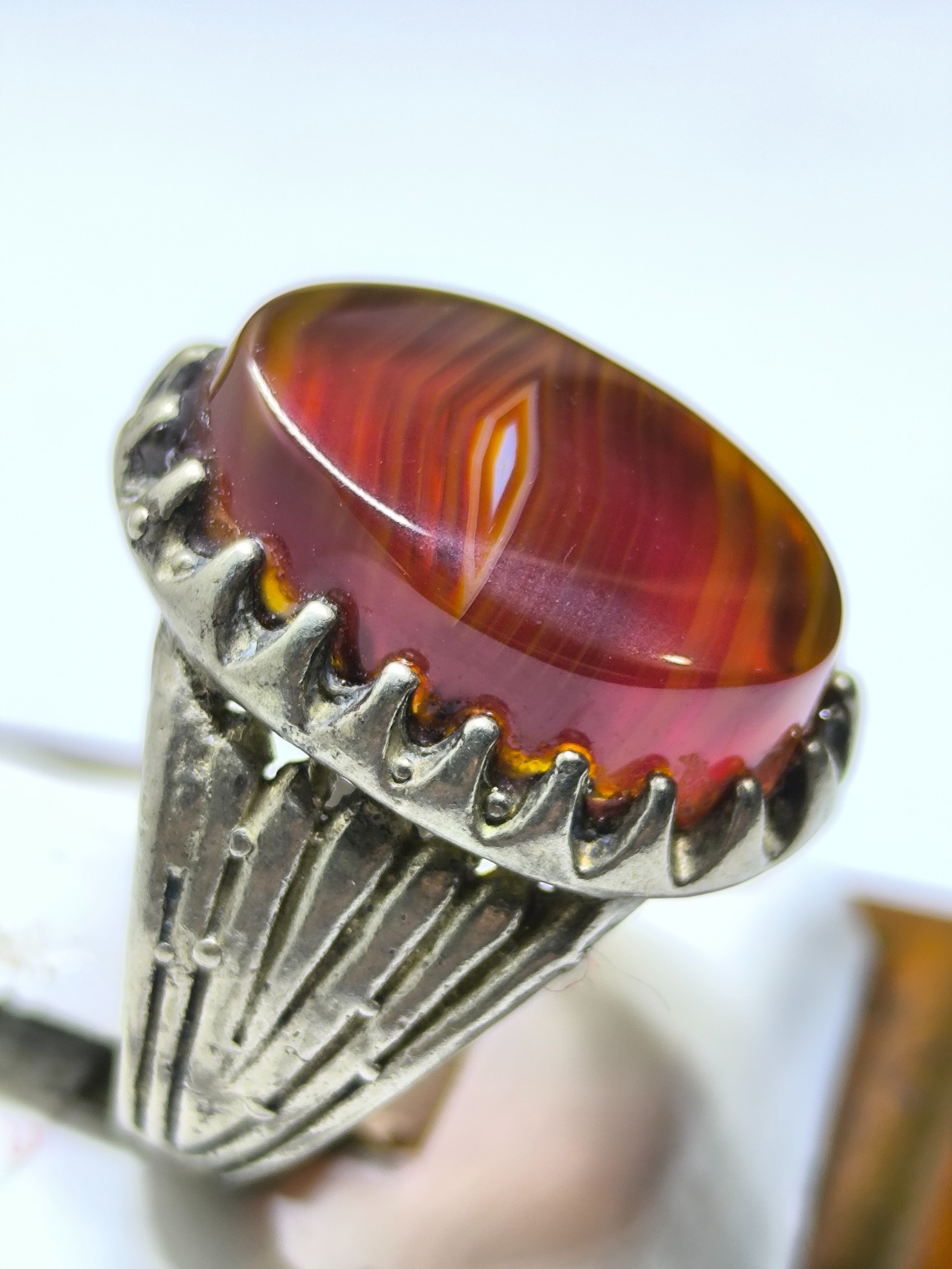 انگشتر بسیار زیبا و کلکسیونی عقیق سرخ یمنی