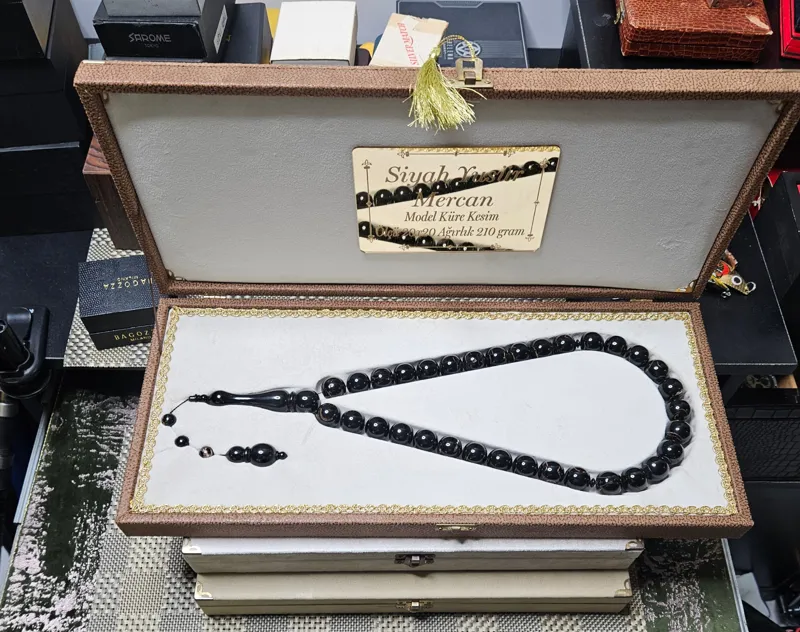 تسبیح کلکسیونی یُسر سیاه طبیعی (Black Coral)