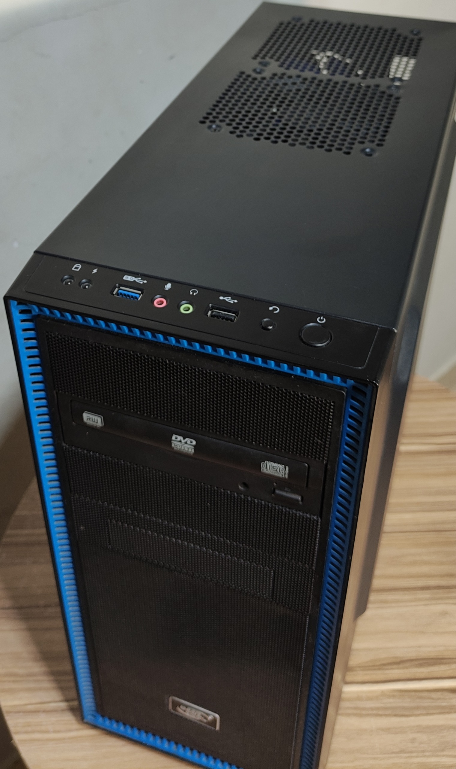 قاب کیس DEEP COOL به همراه دی وی دی رایتر