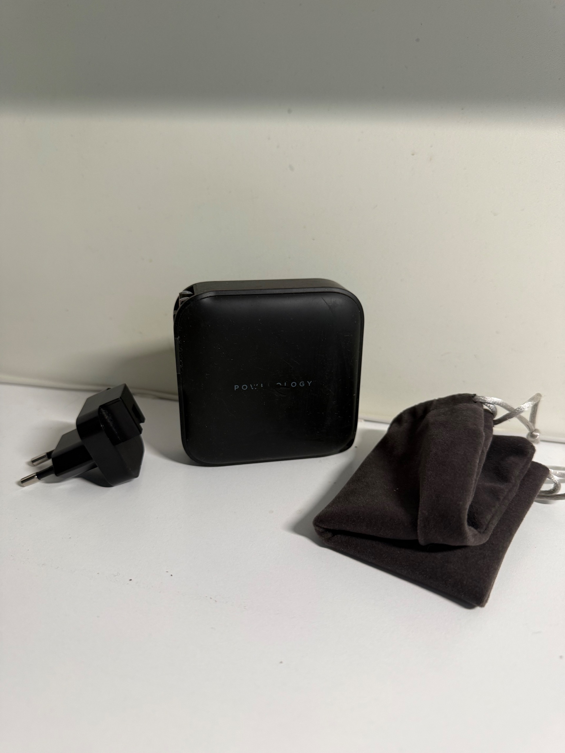 شارژر دیواری و پاوربانک چند کاره پاورولوژی